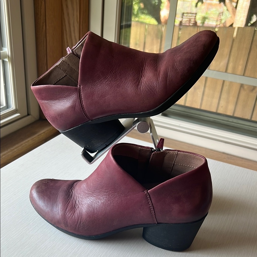 Elegant Red Ankle Boots